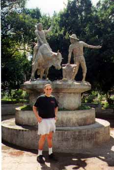 Michael-statue in Santa Cruz